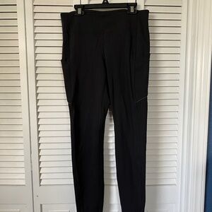 Lululemon leggings black size 8 mid rise compression reflective side stripe